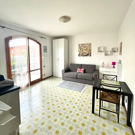Garda Lovers Apartment *